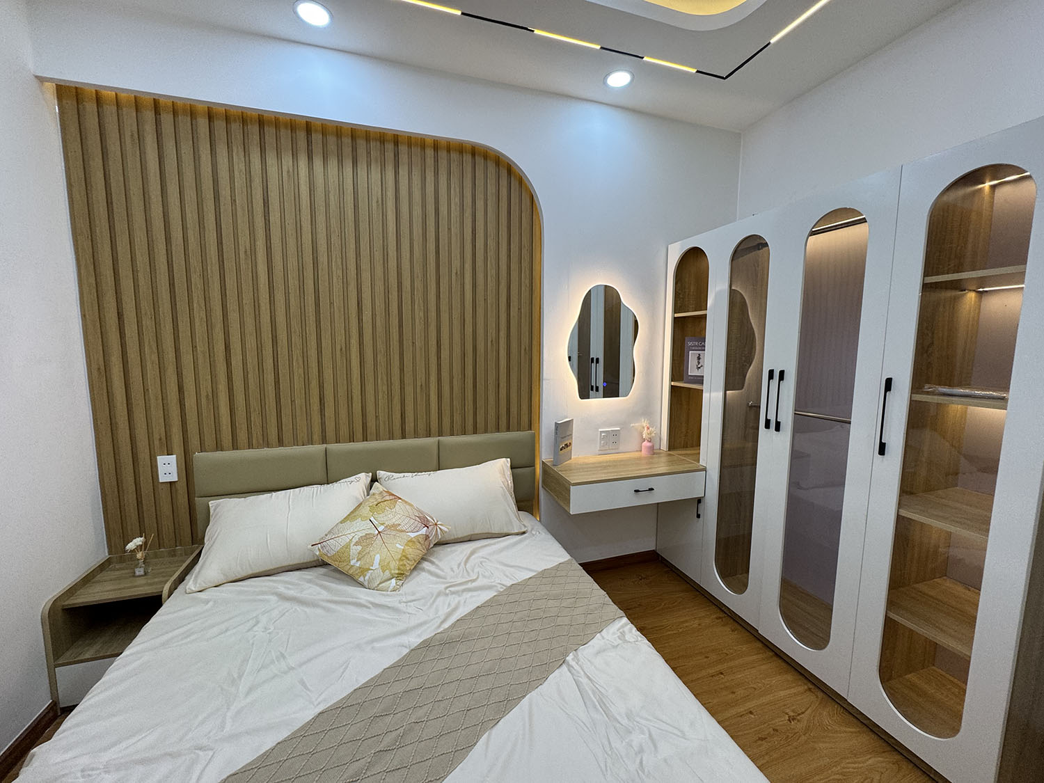 Lửng+1 lầu 4,2x12=50m2 có phòng master tầng trệt cho người lờn full nội thất khu vip Nguyễn Văn Đậu